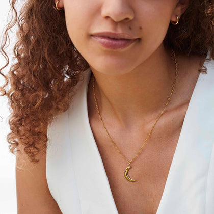 Crescent Moon Necklace Gold